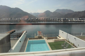 The Coral Villa with free ka yak and private pool - Al Dana Island Fujairah